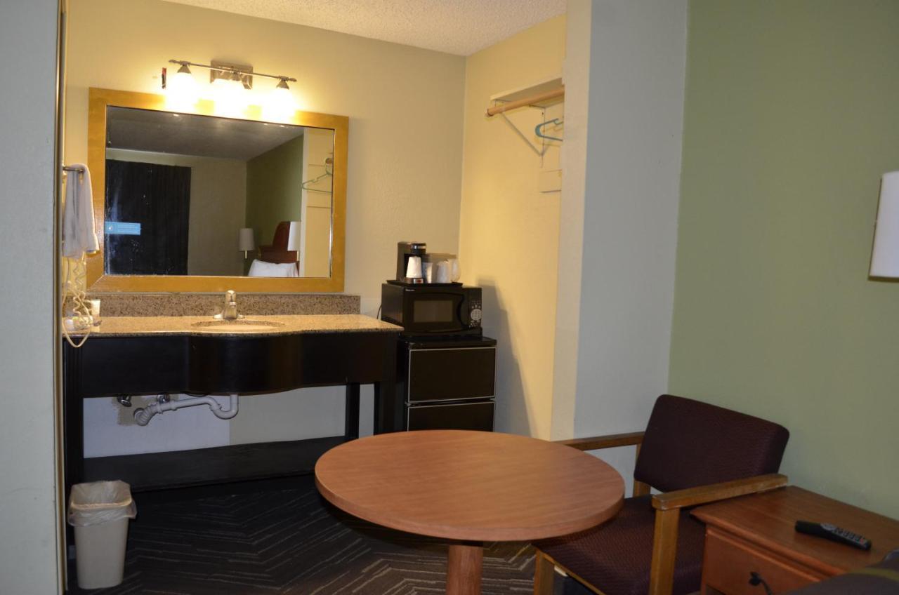 Budget Inn Williamsville Εξωτερικό φωτογραφία