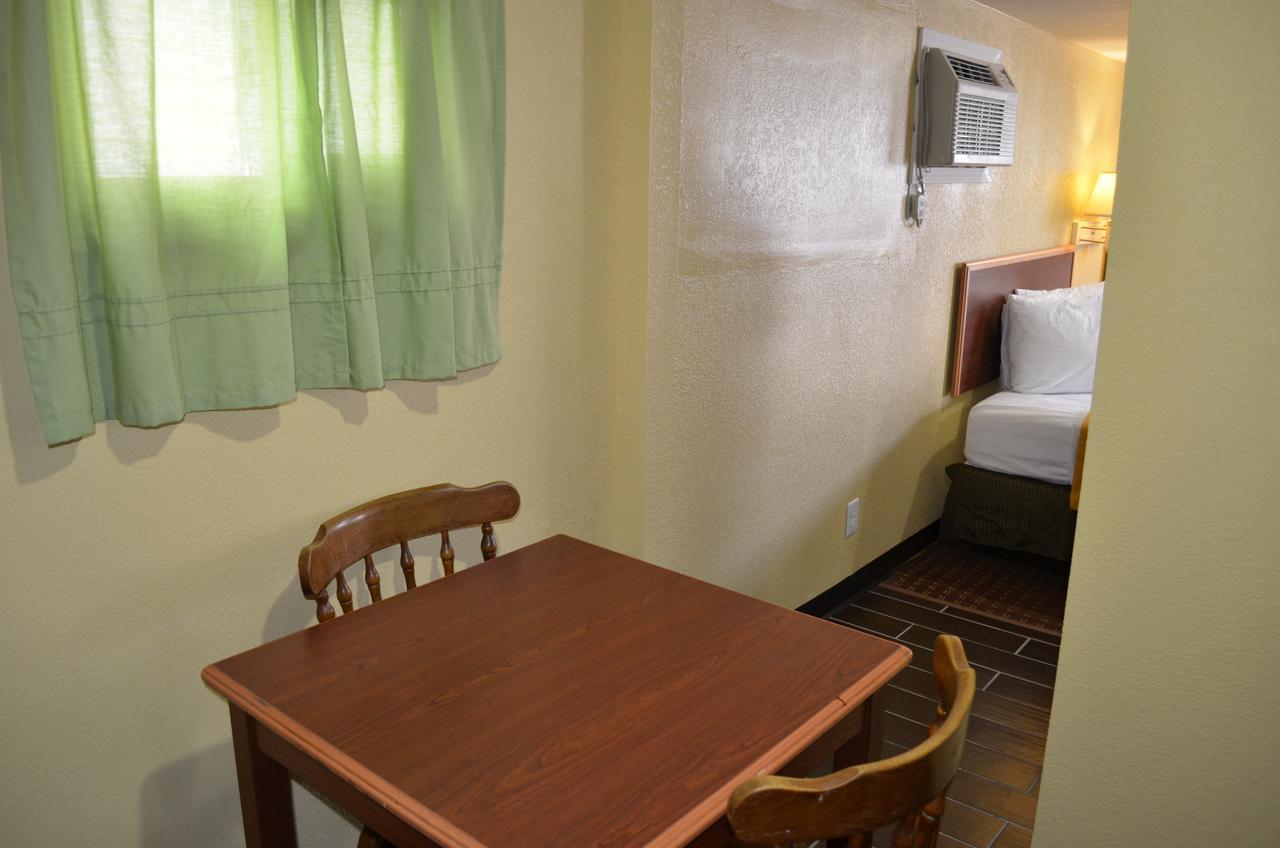 Budget Inn Williamsville Εξωτερικό φωτογραφία