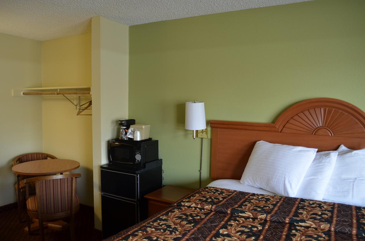 Budget Inn Williamsville Εξωτερικό φωτογραφία