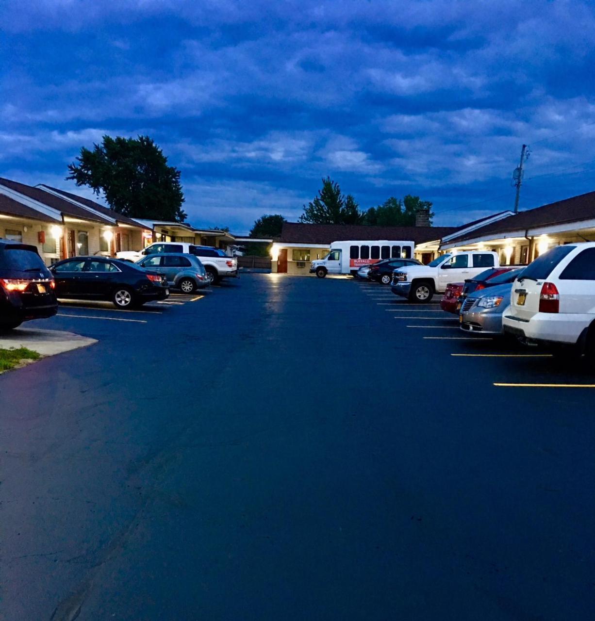 Budget Inn Williamsville Εξωτερικό φωτογραφία
