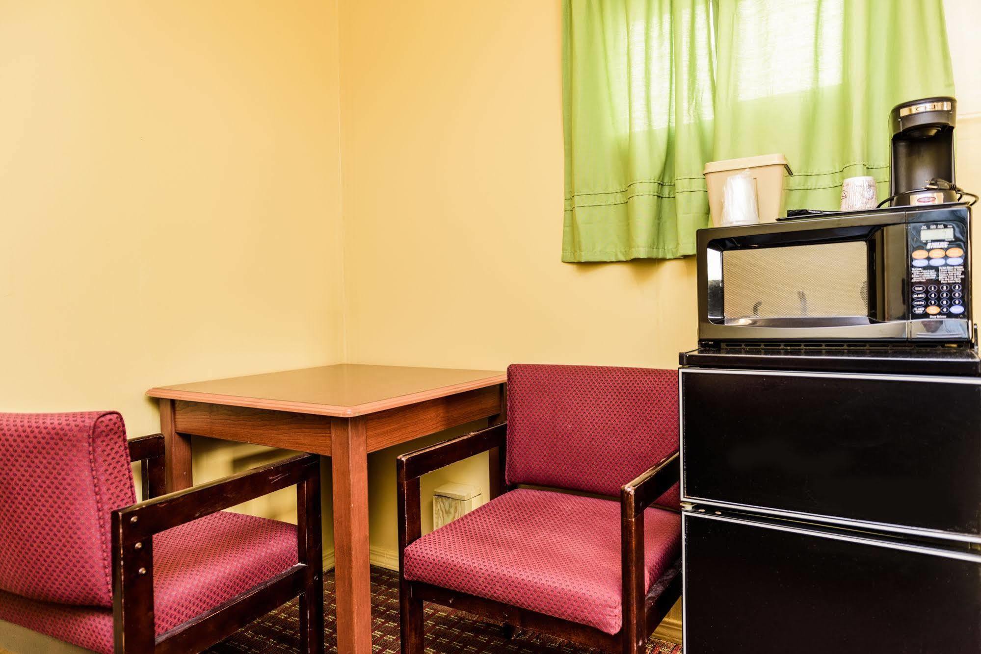 Budget Inn Williamsville Εξωτερικό φωτογραφία