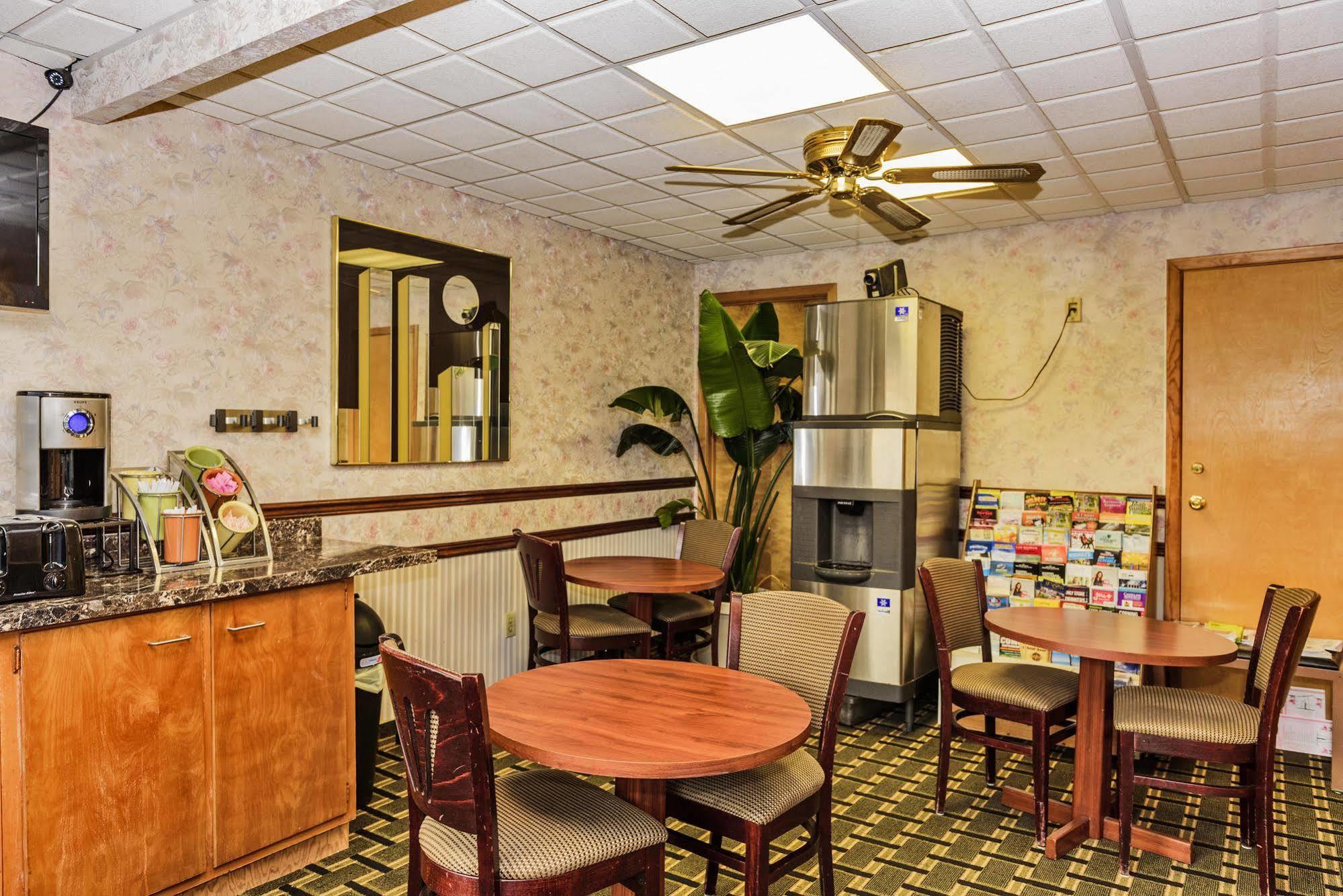 Budget Inn Williamsville Εξωτερικό φωτογραφία