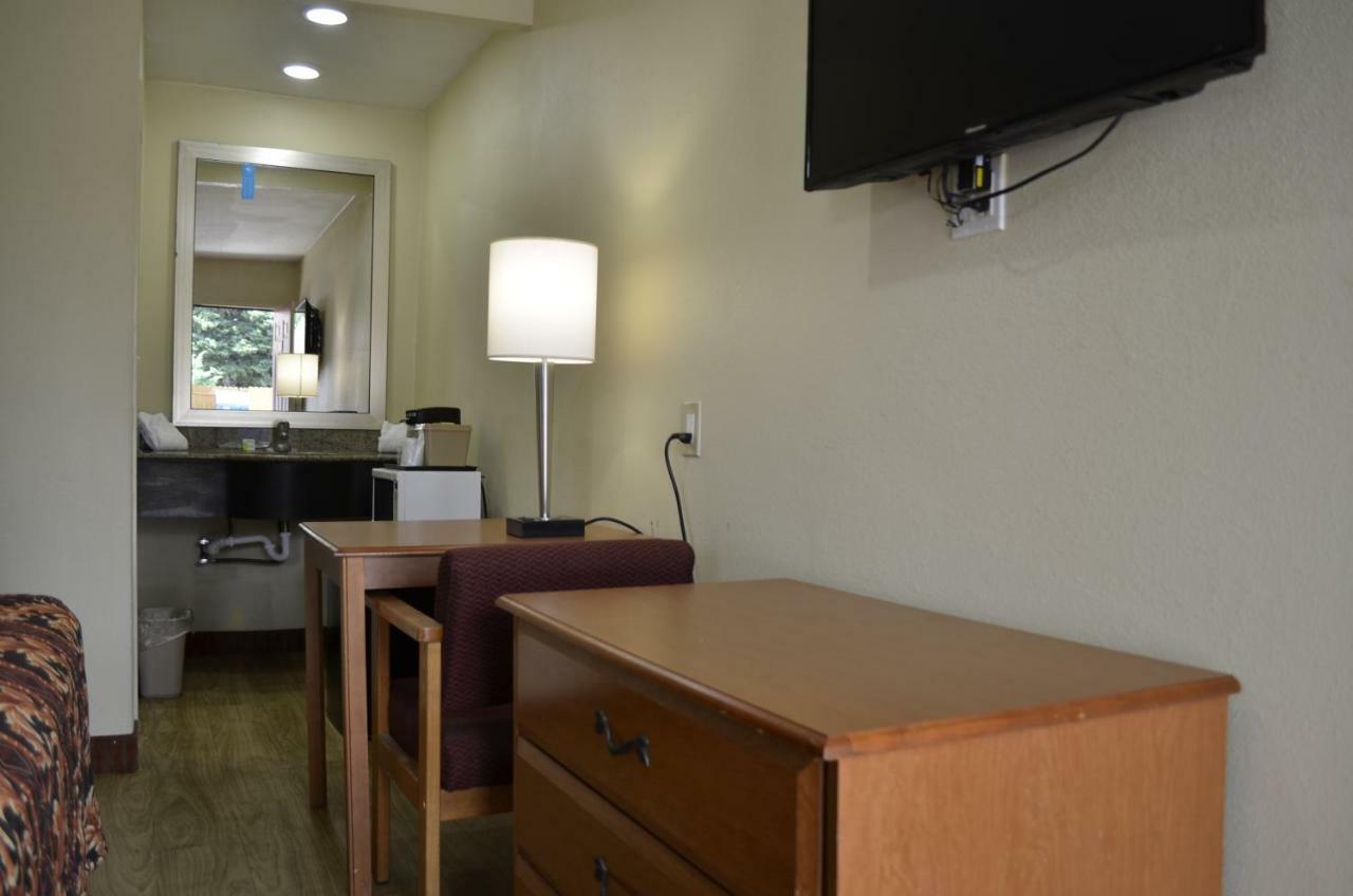 Budget Inn Williamsville Εξωτερικό φωτογραφία