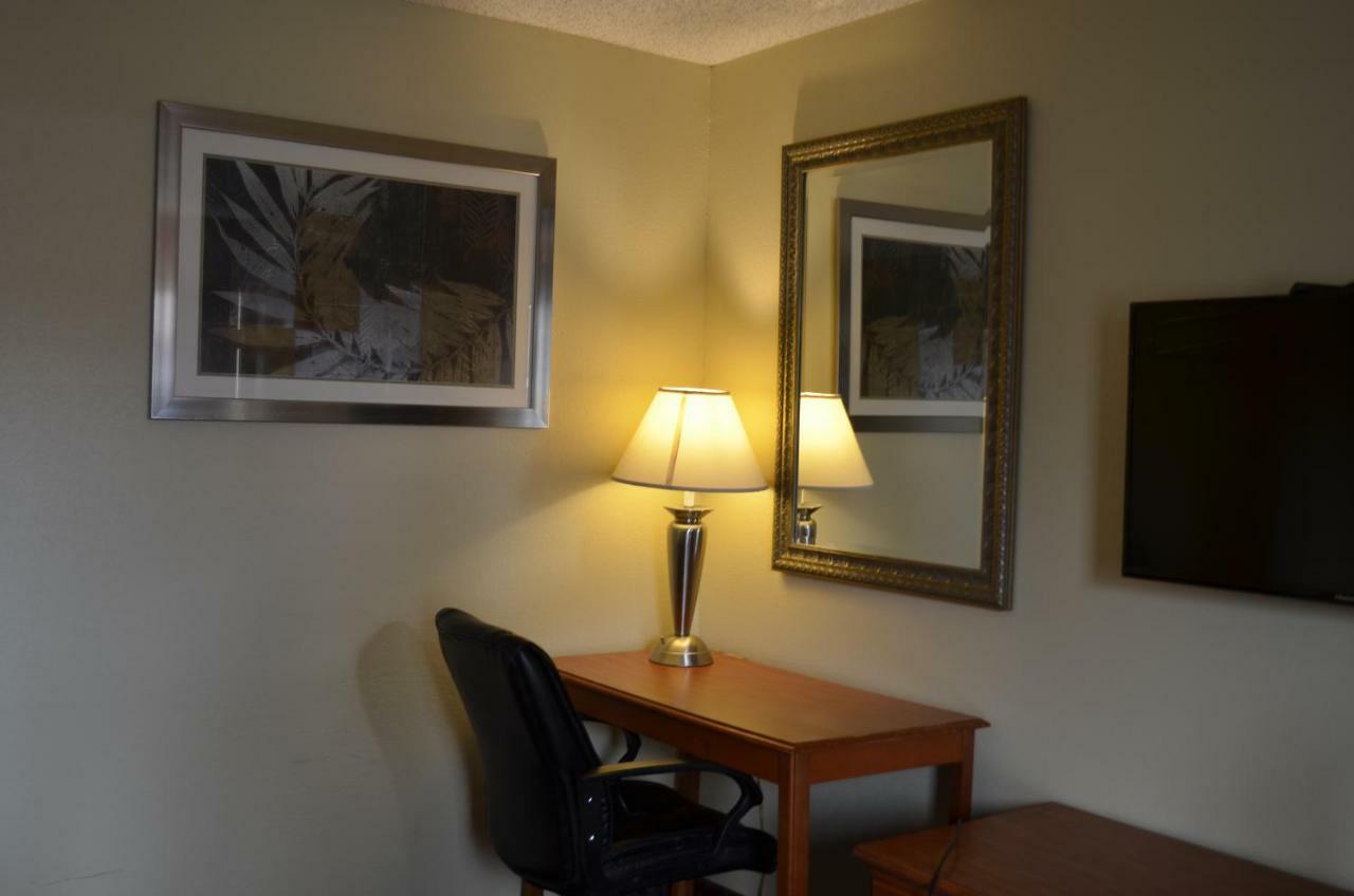 Budget Inn Williamsville Εξωτερικό φωτογραφία